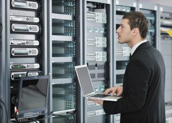 Web Hosting mi? Yoksa Web Site Oluşturucu mu?